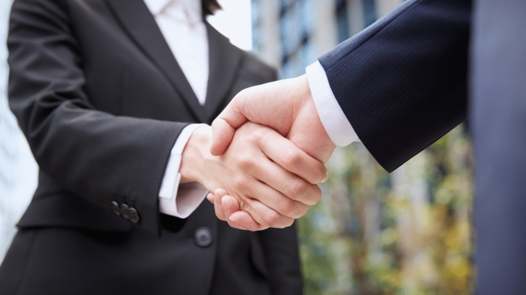 Collaboration B2B sur une plateforme digitale pour valoriser les stocks et combler l'écart de valeur.